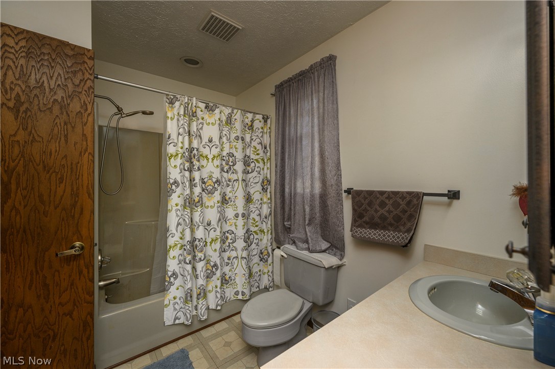 2677 Summit Road Property Photo 14