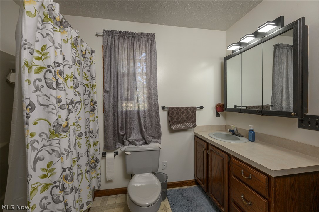 2677 Summit Road Property Photo 15