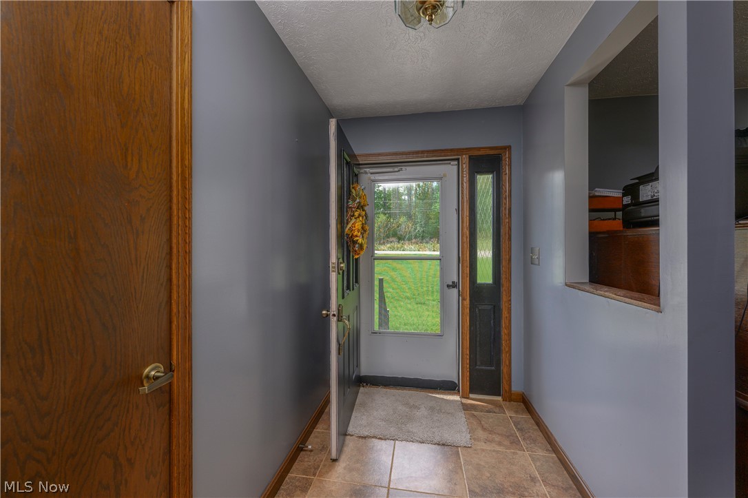 2677 Summit Road Property Photo 16