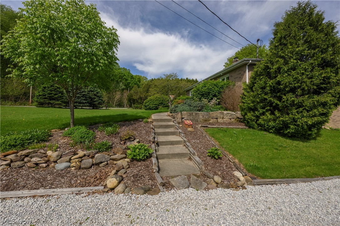 2677 Summit Road Property Photo 29