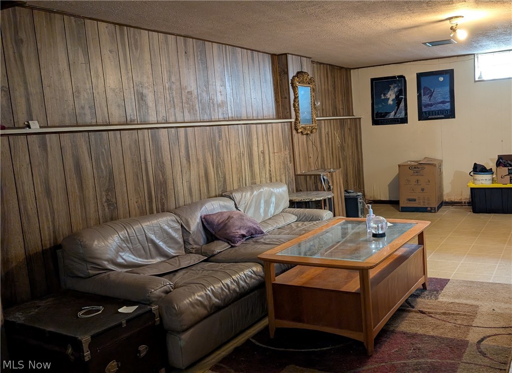 14909 Lotus Drive Property Photo 14