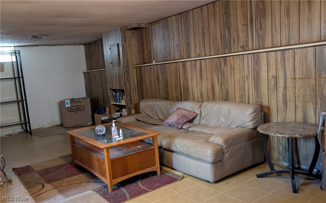 14909 Lotus Drive Property Photo 15