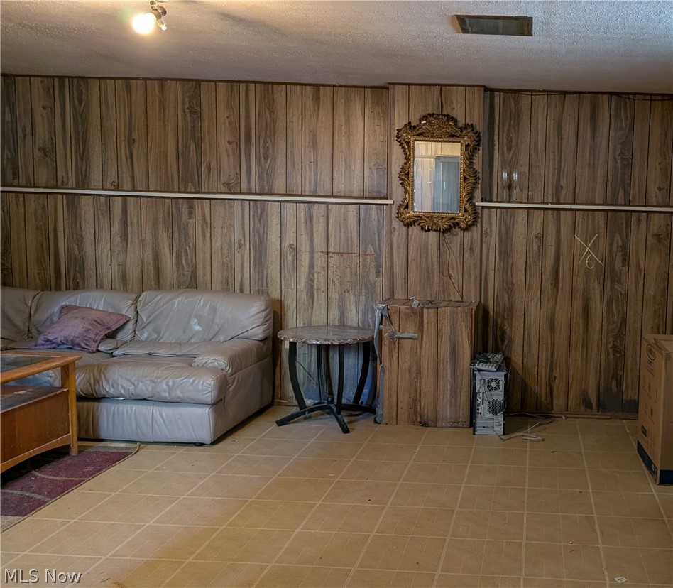 14909 Lotus Drive Property Photo 16