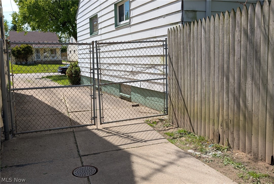 14909 Lotus Drive Property Photo 23