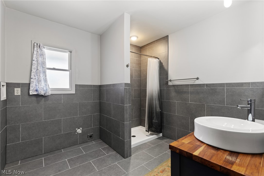 900 Main Street Property Photo 38