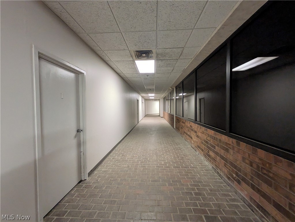 100 S Park Place Property Photo 10