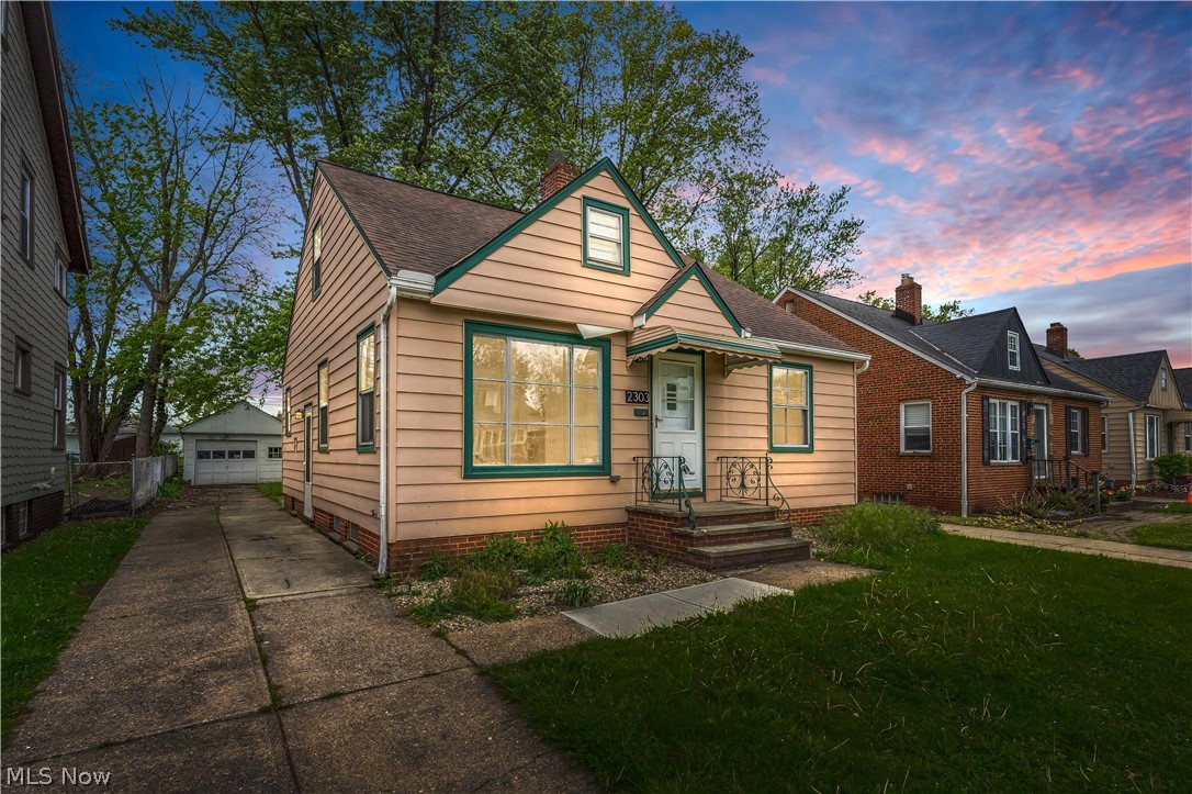 2303 Tuxedo Avenue Property Photo 1