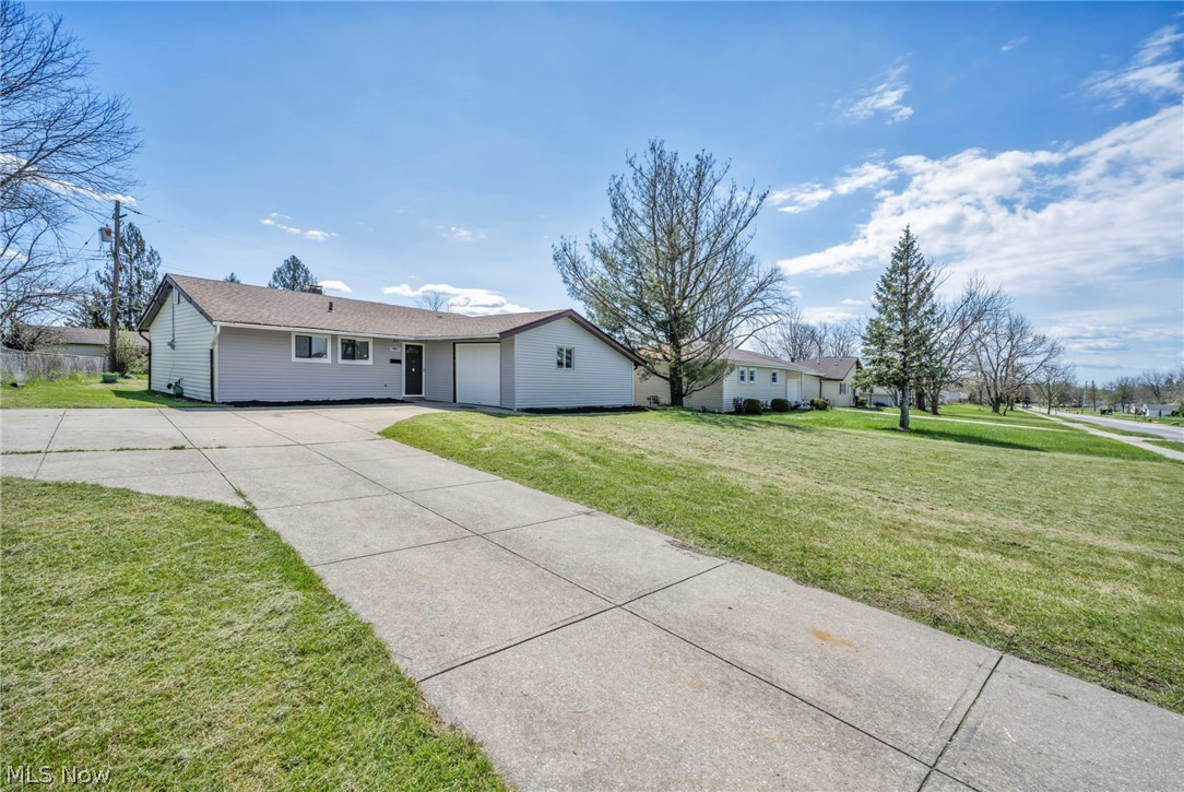 5863 Kimberly Drive Property Photo 3