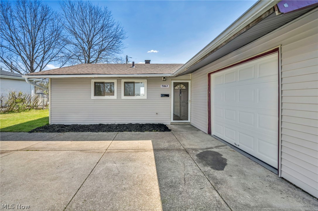 5863 Kimberly Drive Property Photo 5