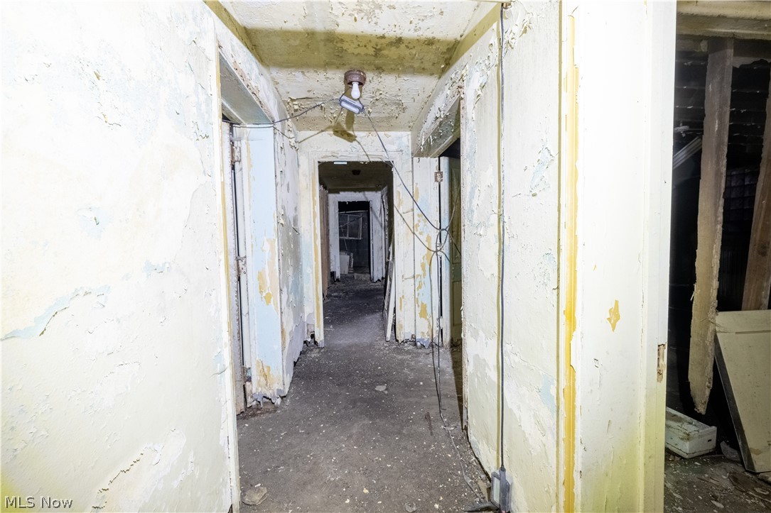 15212 Lake Shore Boulevard Property Photo 15