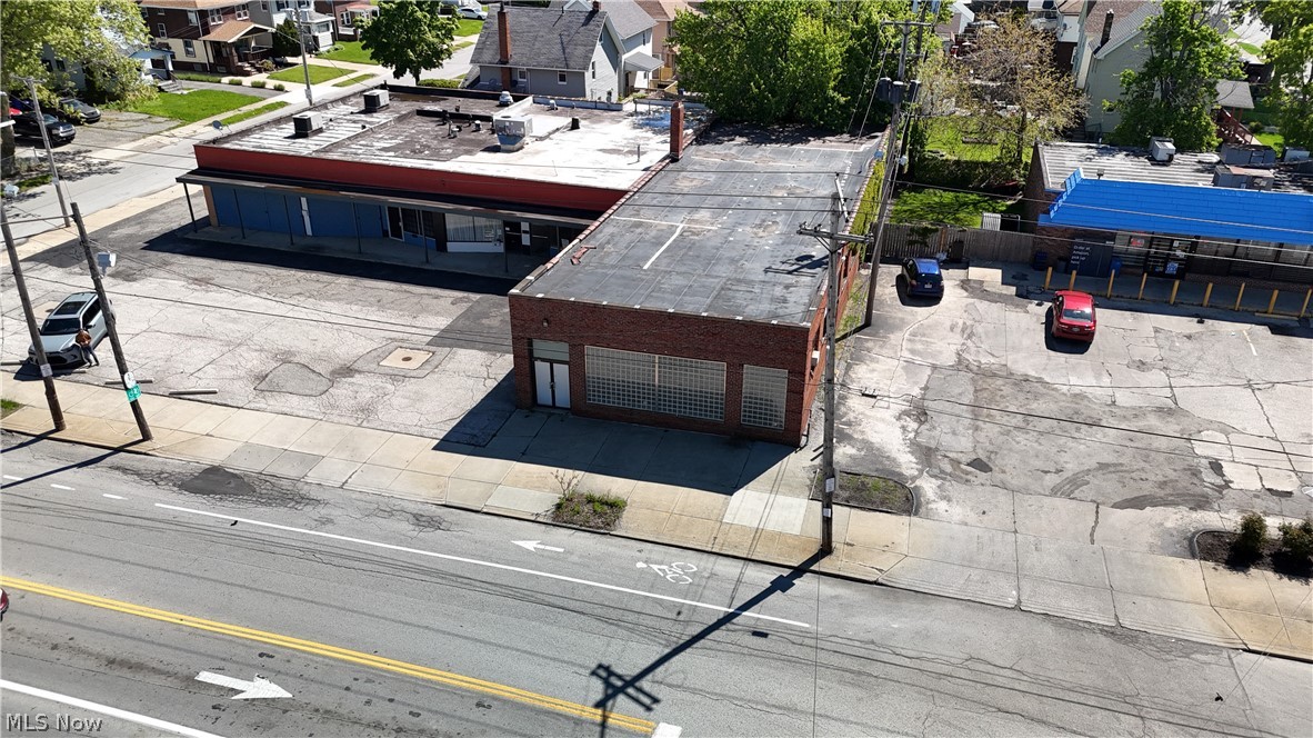 15212 Lake Shore Boulevard Property Photo 16