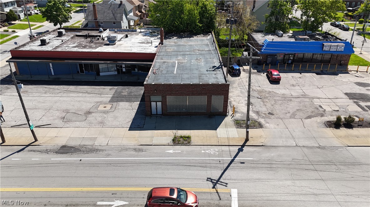 15212 Lake Shore Boulevard Property Photo 17