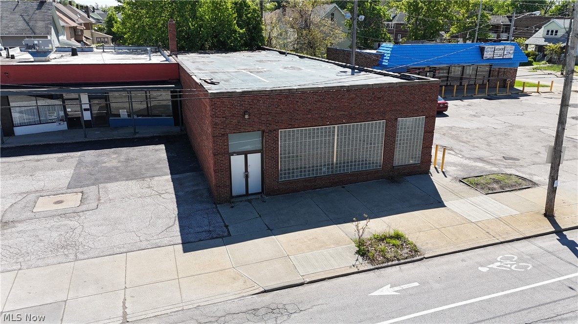 15212 Lake Shore Boulevard Property Photo 18