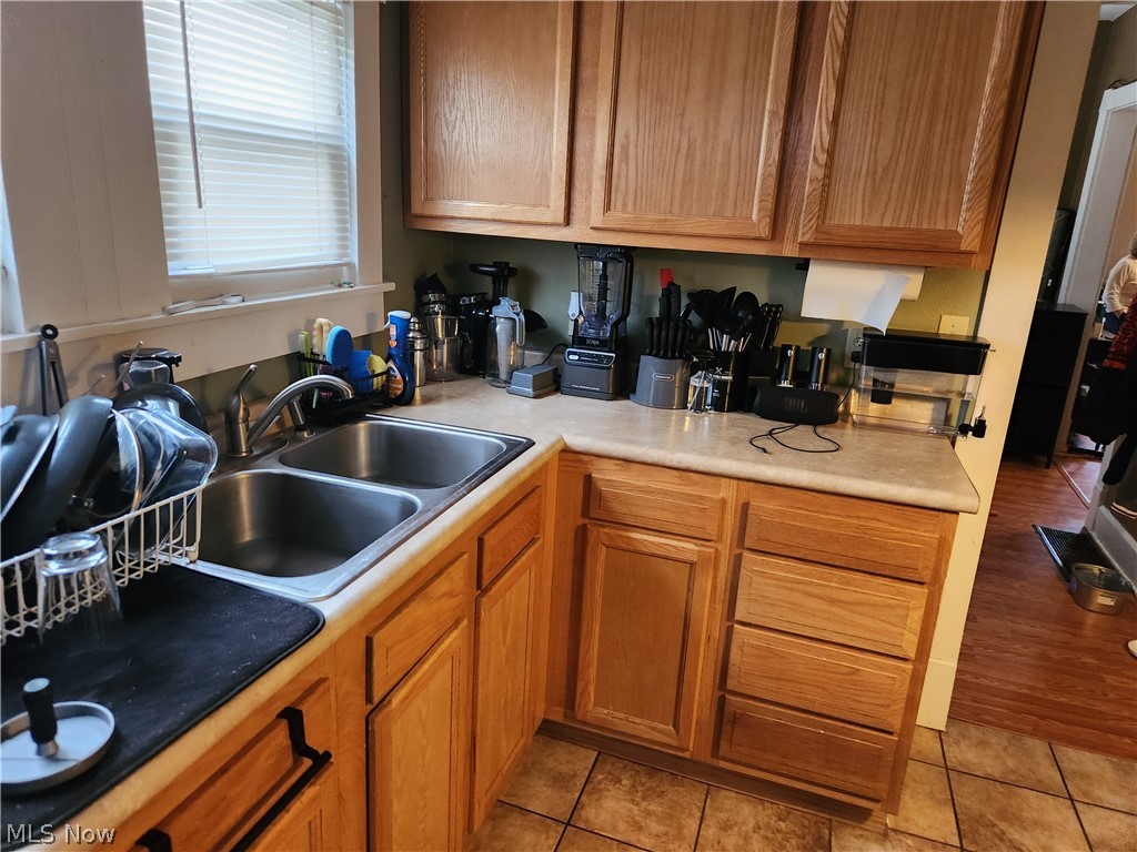 369/371 5th Property Photo 3