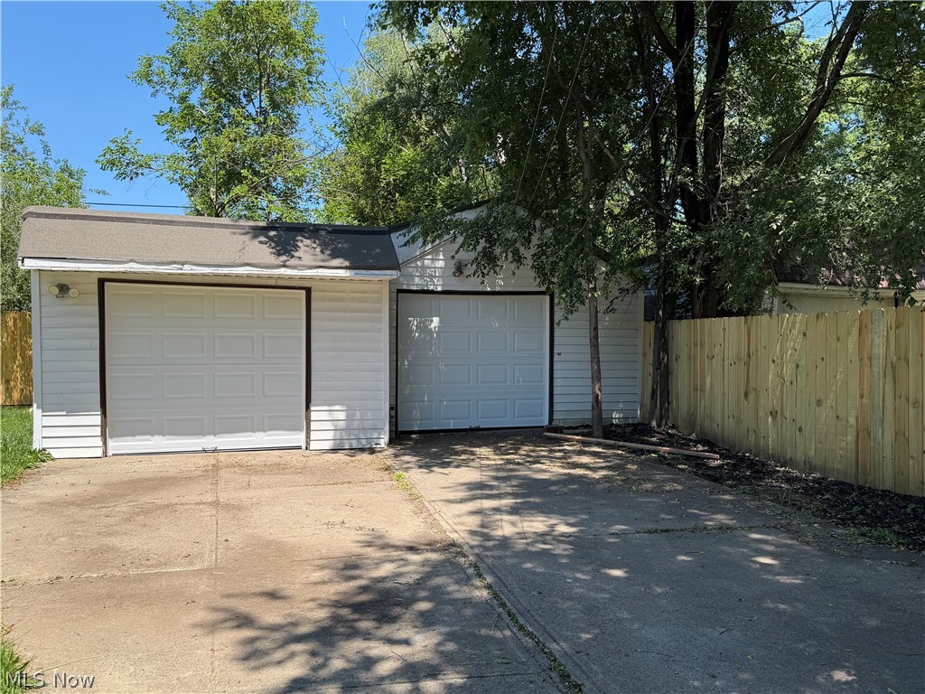3906 Brookside Boulevard Property Photo 8