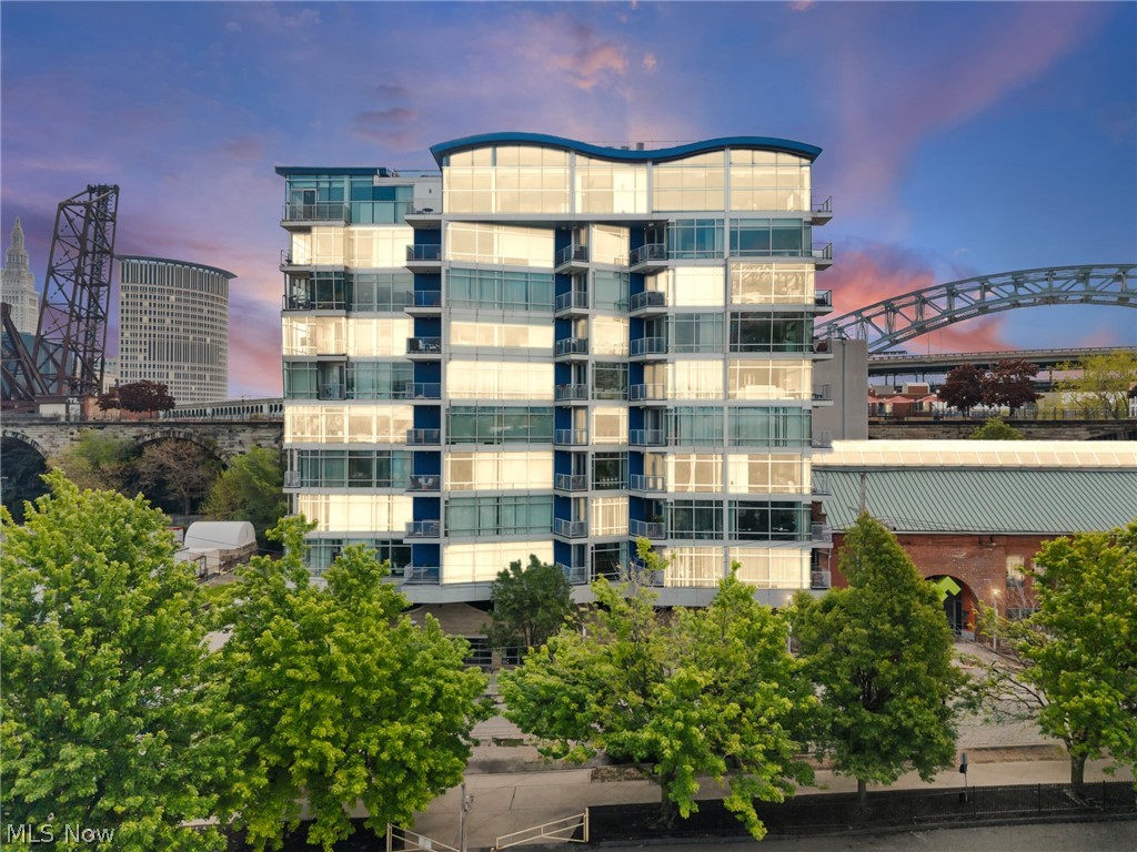 1237 Washington Avenue 601 Property Photo 1