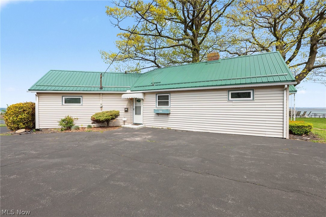 298 Park Avenue Property Photo 18