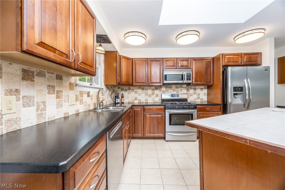 140 Sylvan Way Property Photo 14