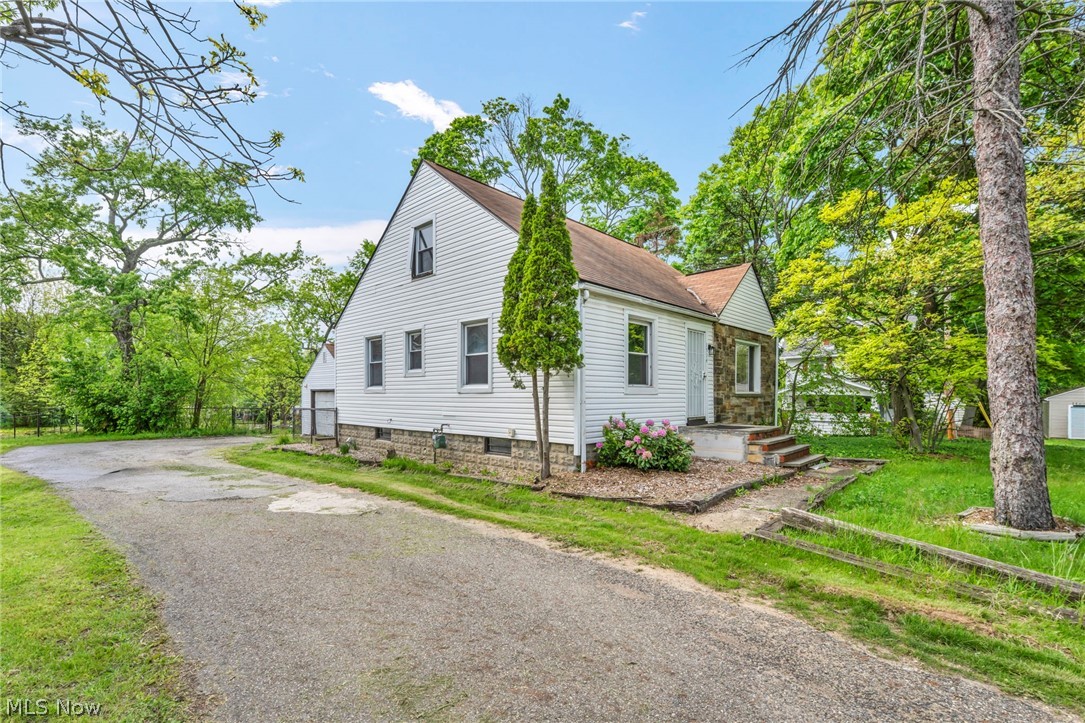 1574 East Avenue Property Photo 3