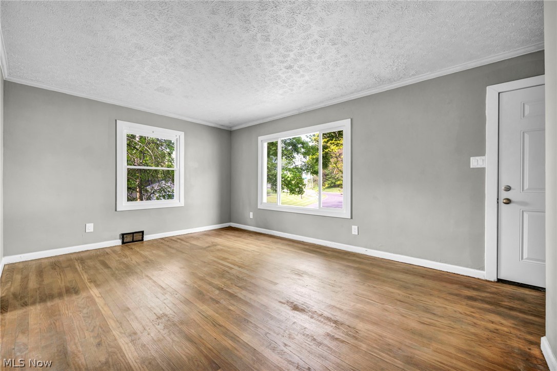 1574 East Avenue Property Photo 6