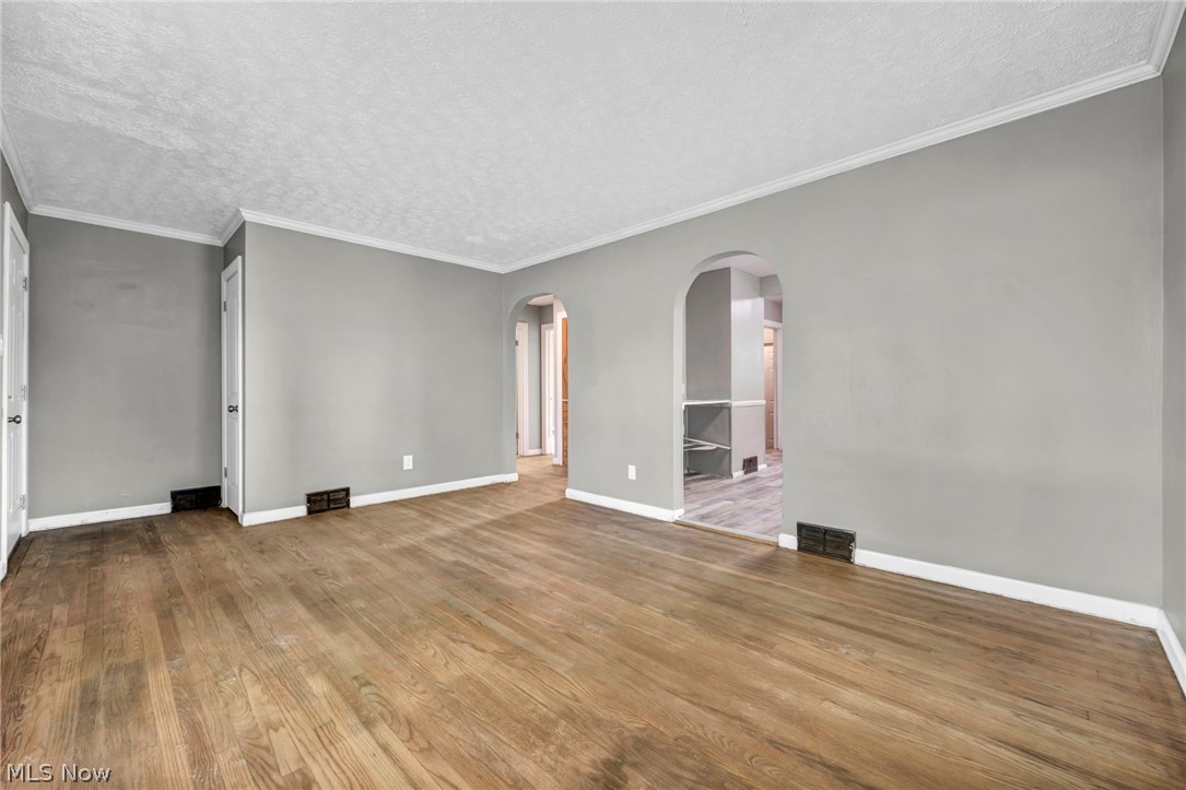 1574 East Avenue Property Photo 8