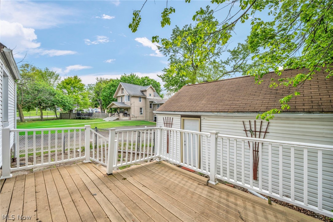 1574 East Avenue Property Photo 28