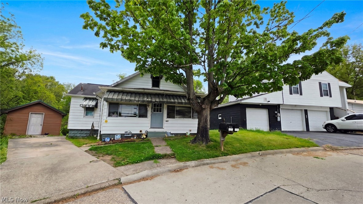901 & 903 Lenore Street