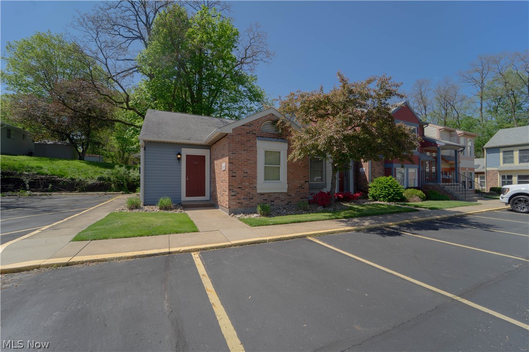 46 Munroe Falls Avenue Property Photo 1
