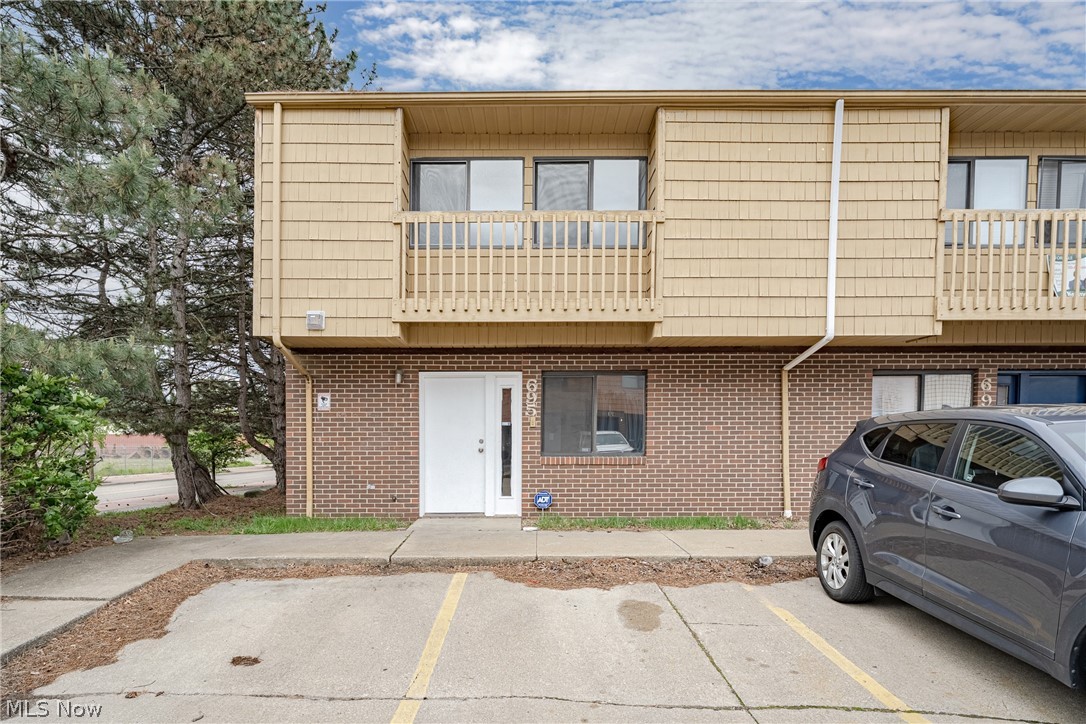 693 Carroll Street Property Photo 1