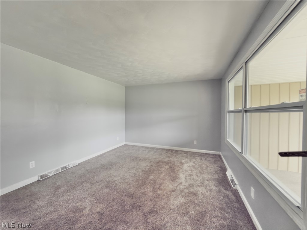 1215 Valley View Drive Property Photo 2