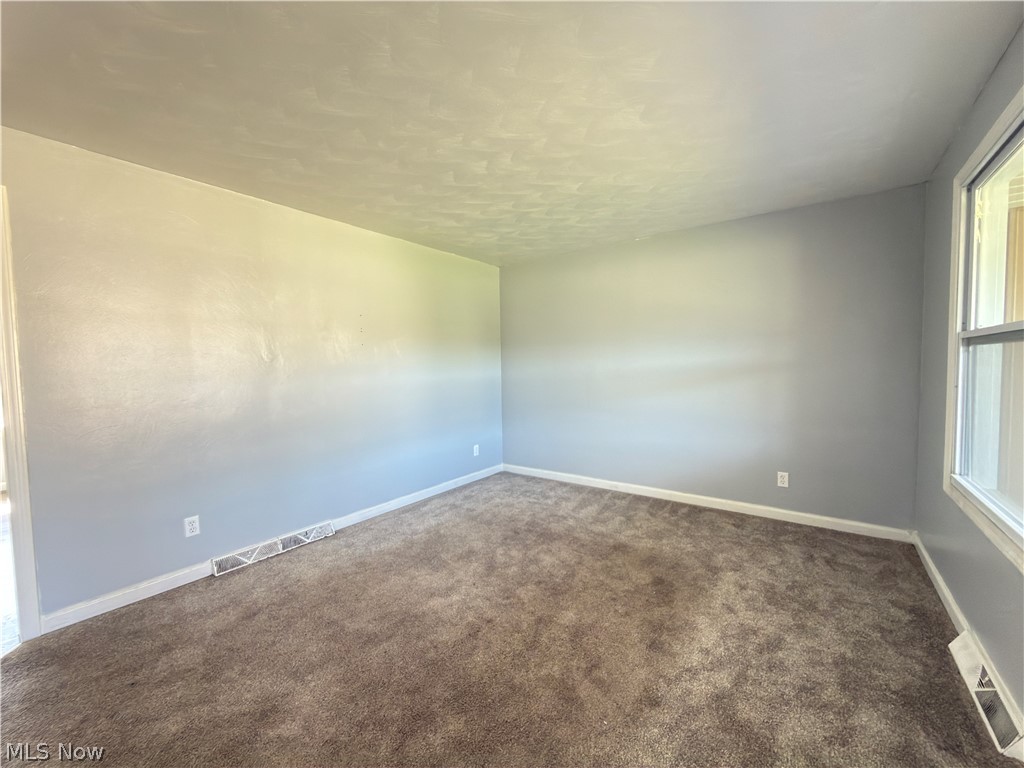 1215 Valley View Drive Property Photo 2