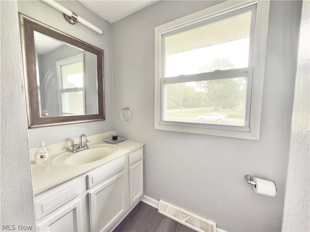1215 Valley View Drive Property Photo 8