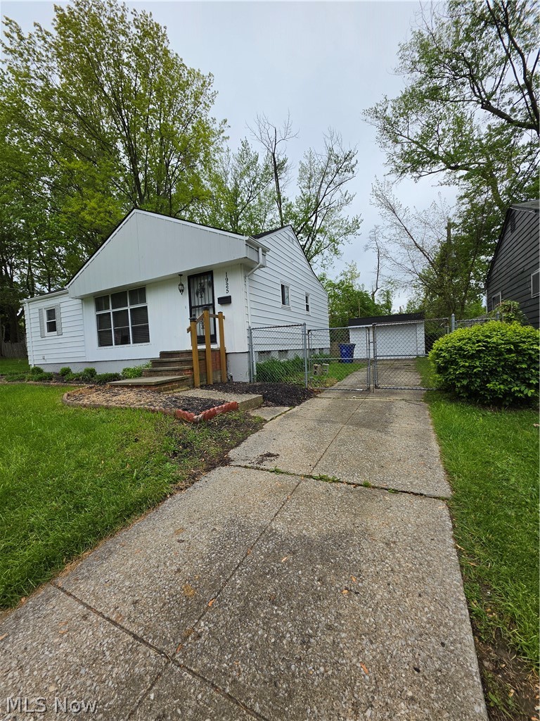 1925 Ridgehill Road Property Photo 4