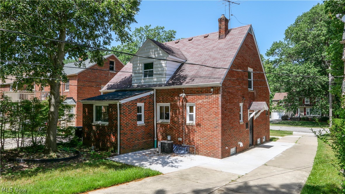 24420 Glenbrook Boulevard Property Photo 6