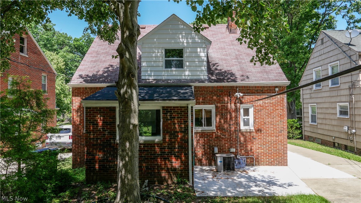 24420 Glenbrook Boulevard Property Photo 7