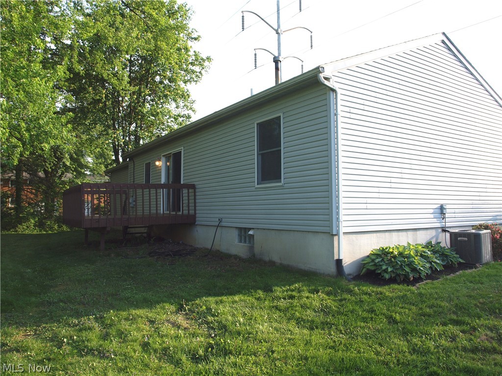 1422 Woodlawn Avenue Nw Property Photo 5