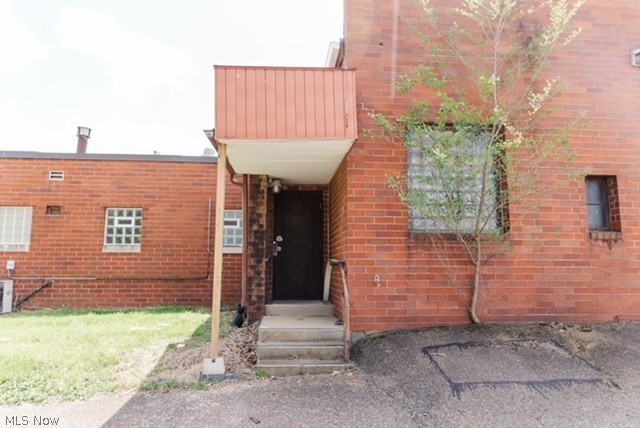 3525 Lincoln Street E Property Photo 7