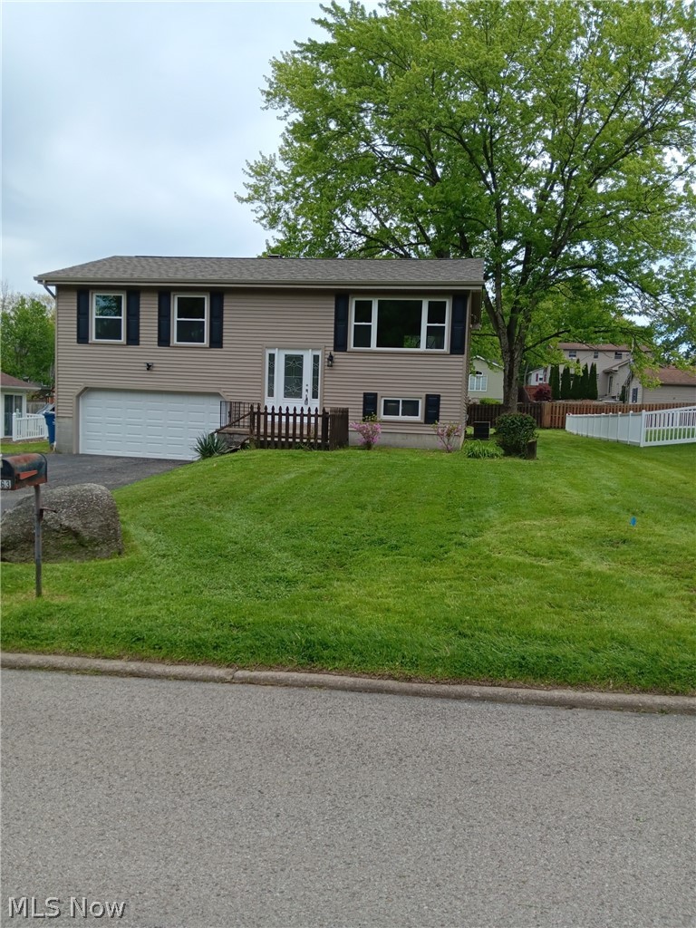 663 Meadowland Drive Property Photo 3