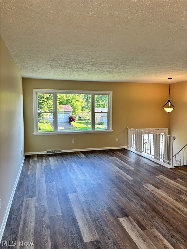 663 Meadowland Drive Property Photo 10