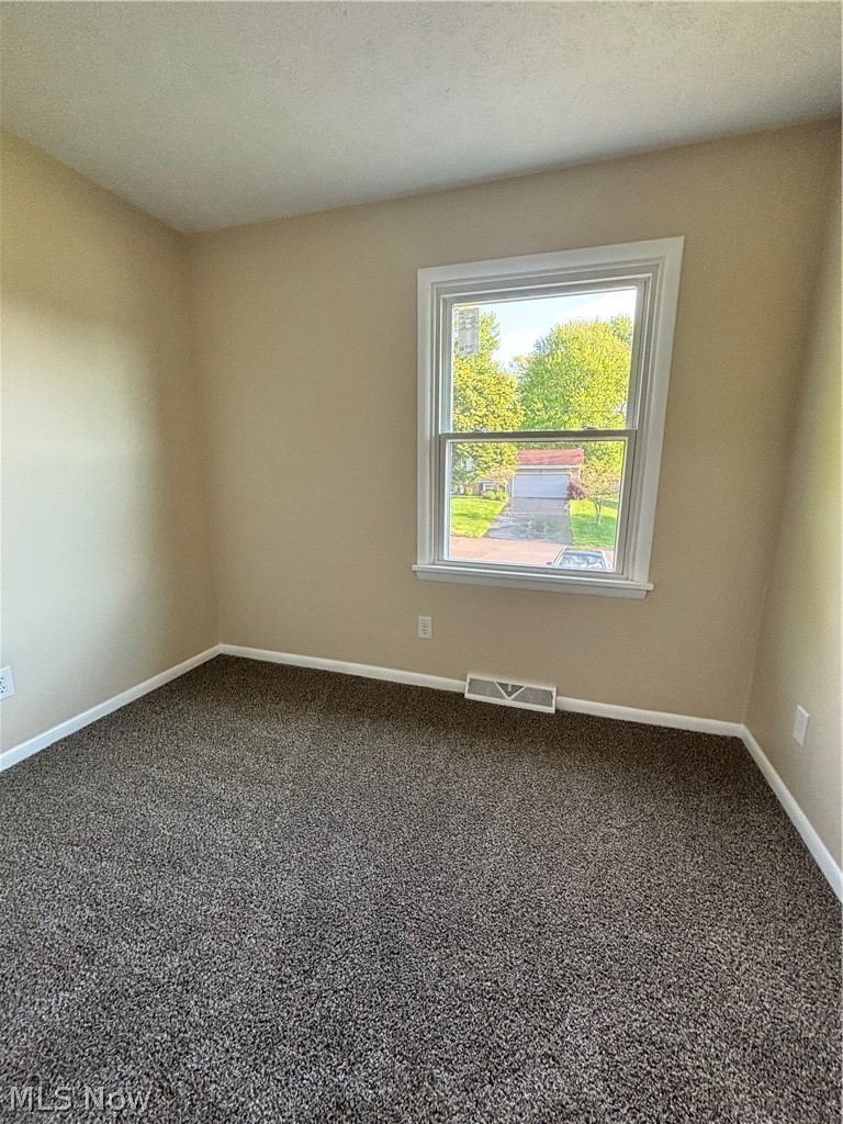 663 Meadowland Drive Property Photo 13