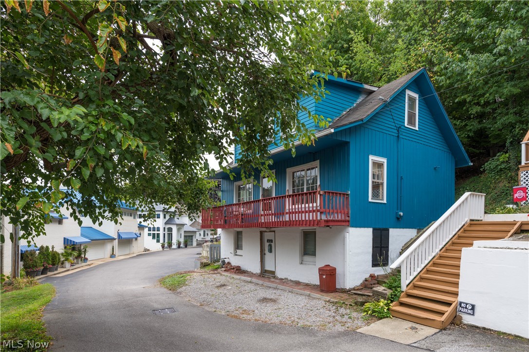 416 Riverdale Drive Property Photo 2