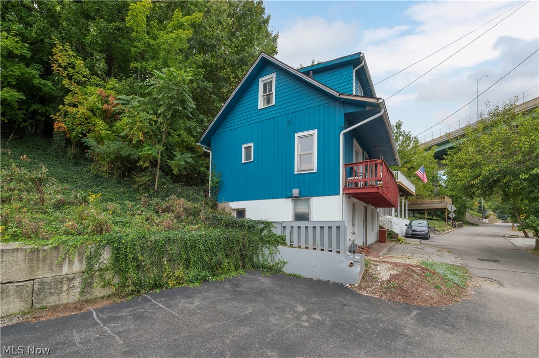 416 Riverdale Drive Property Photo 3