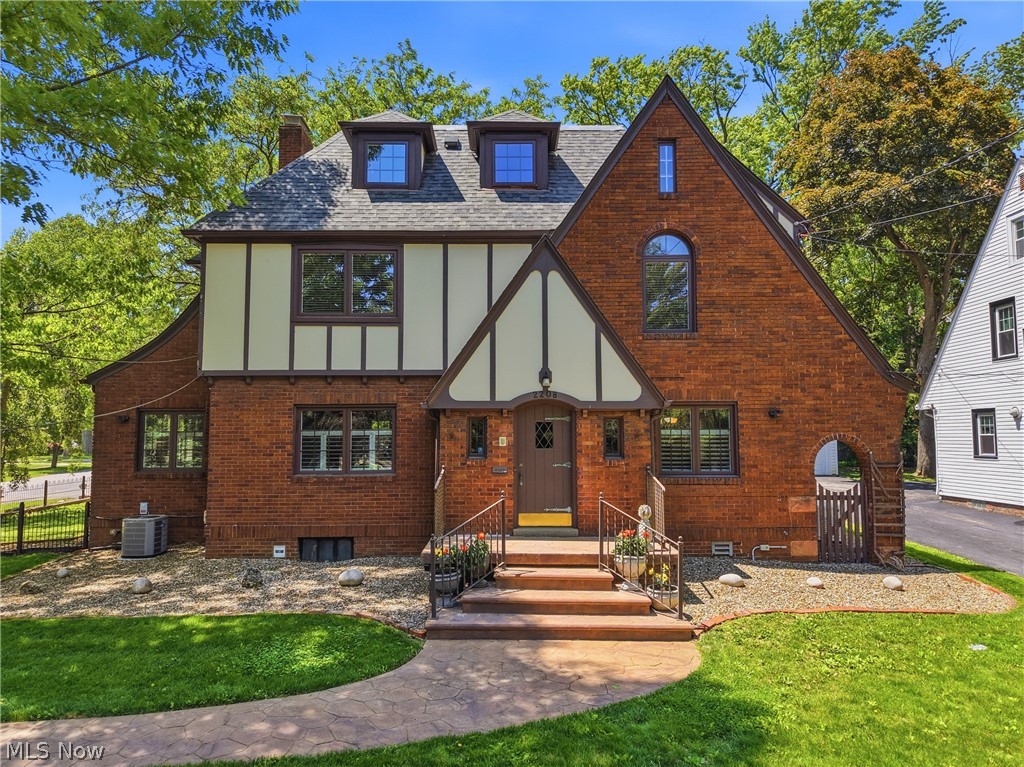 2208 Cleveland Road