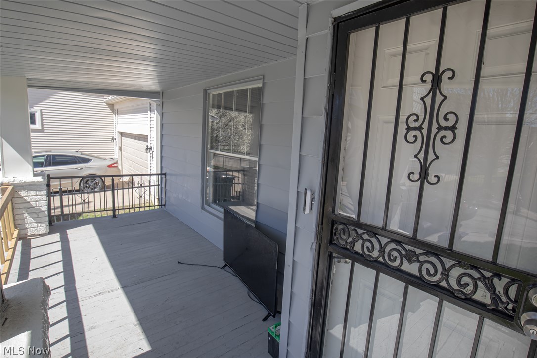845 Royal Road Property Photo 5