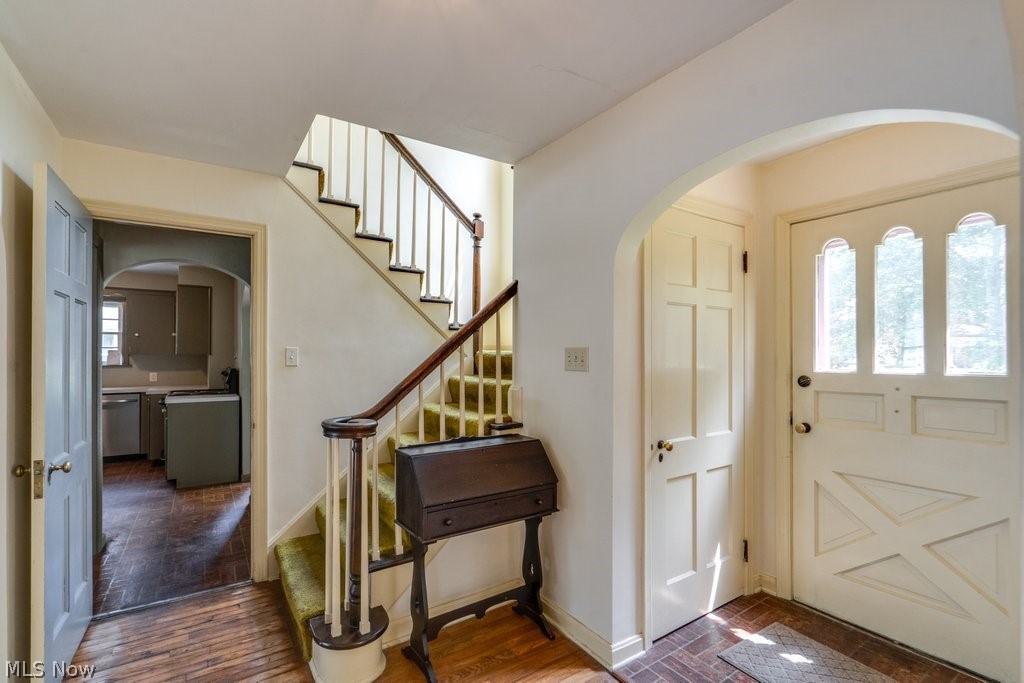 632 Roslyn Avenue Property Photo 11