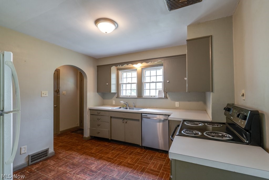 632 Roslyn Avenue Property Photo 20