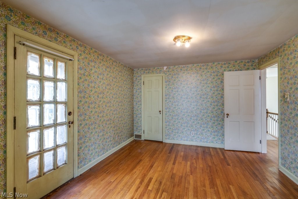 632 Roslyn Avenue Property Photo 32