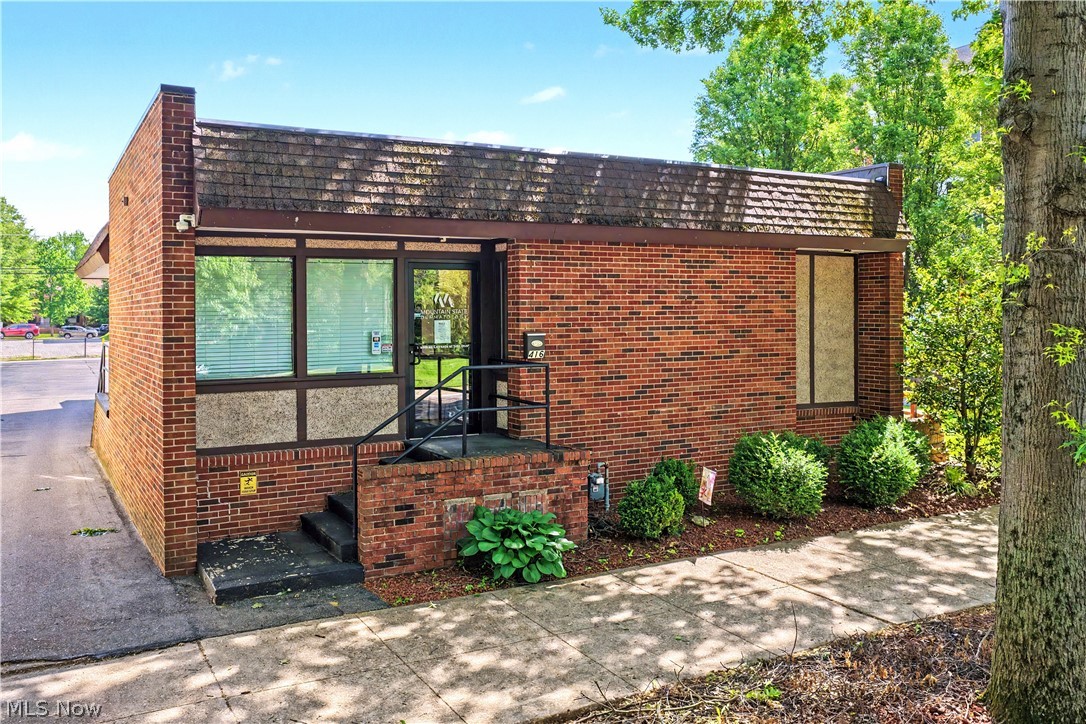 416 Front Property Photo 1