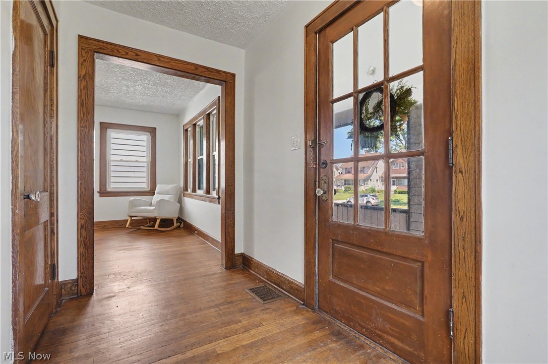 326 S Firestone Boulevard Property Photo 3