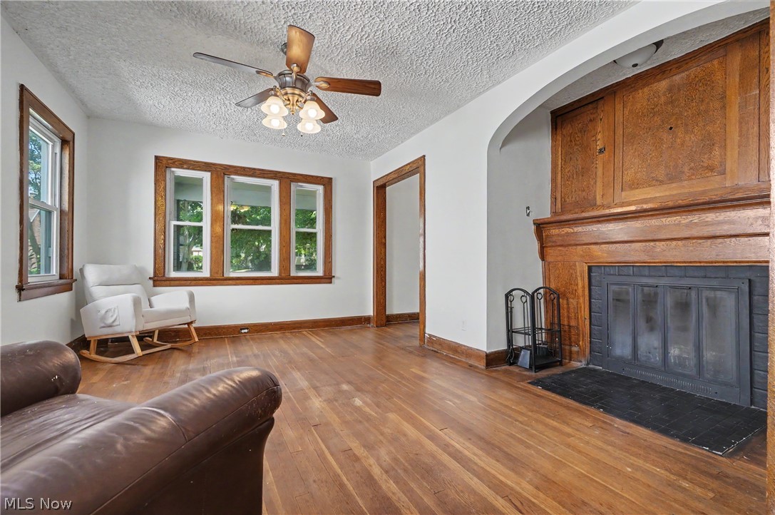 326 S Firestone Boulevard Property Photo 6